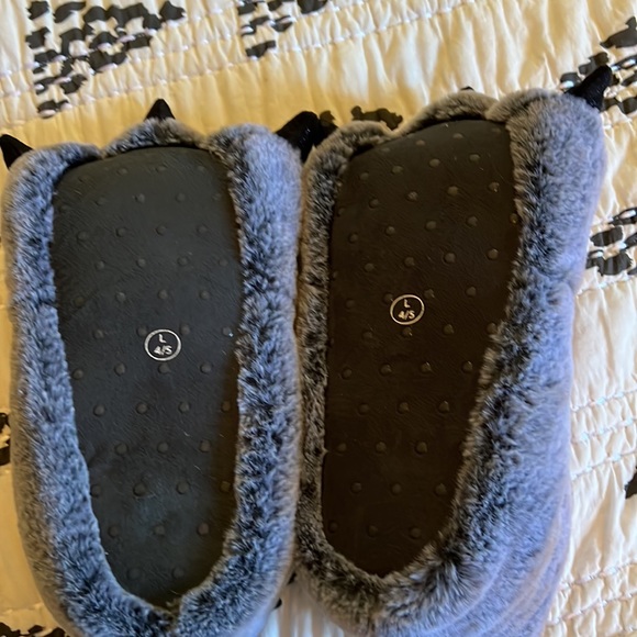 Like New Gray Wolf Slippers Kids Large 4/5 - Picture 4 of 4